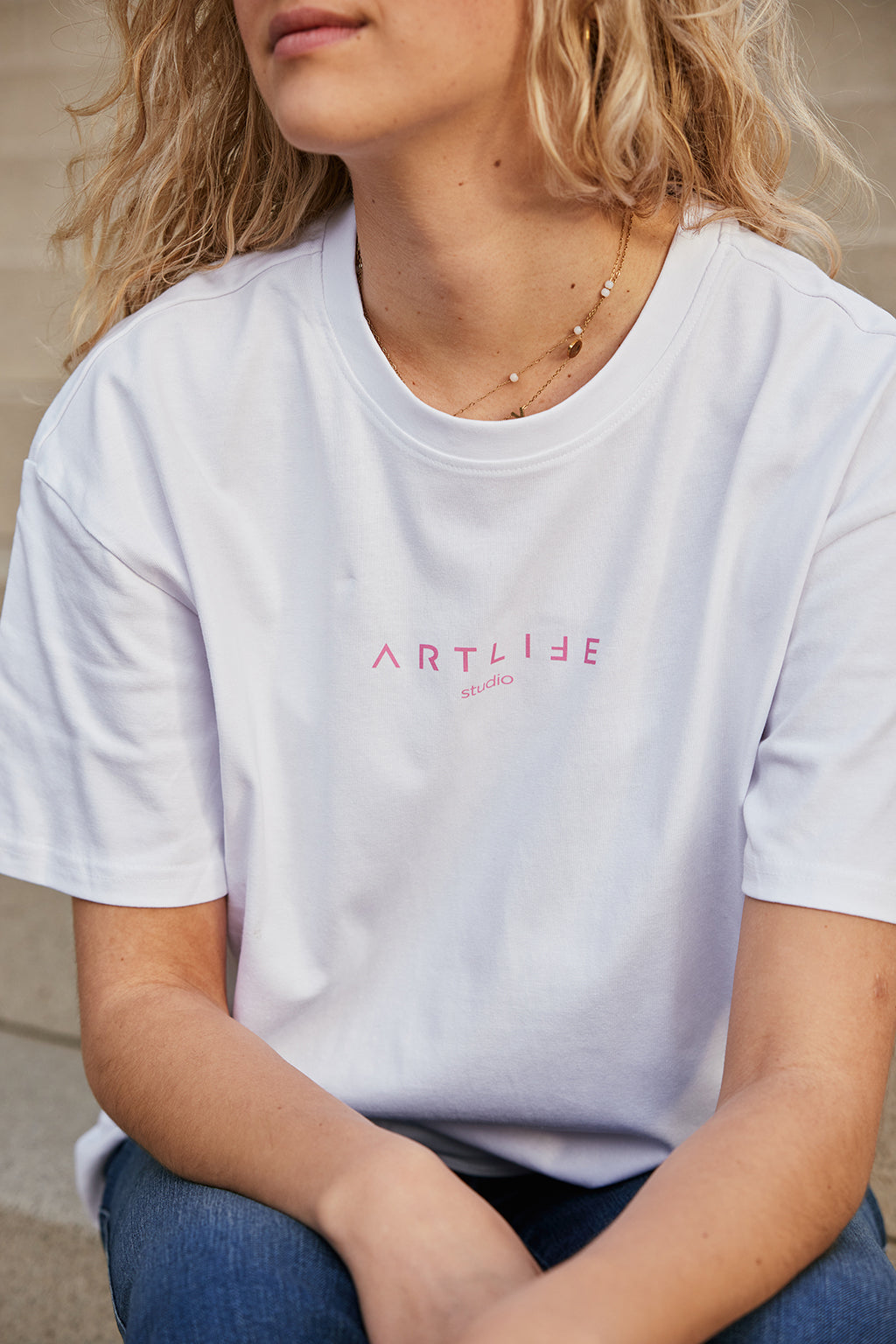 TEE WHITE "BASIC SCHRIFT" PINK