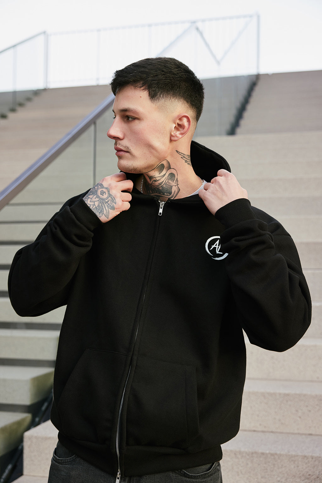 ZIPPER BLACK "PINSEL" WHITE