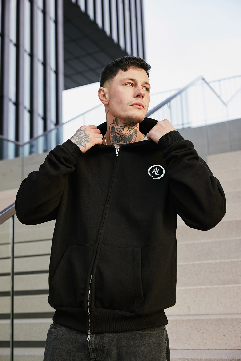 ZIPPER BLACK "PINSEL" WHITE