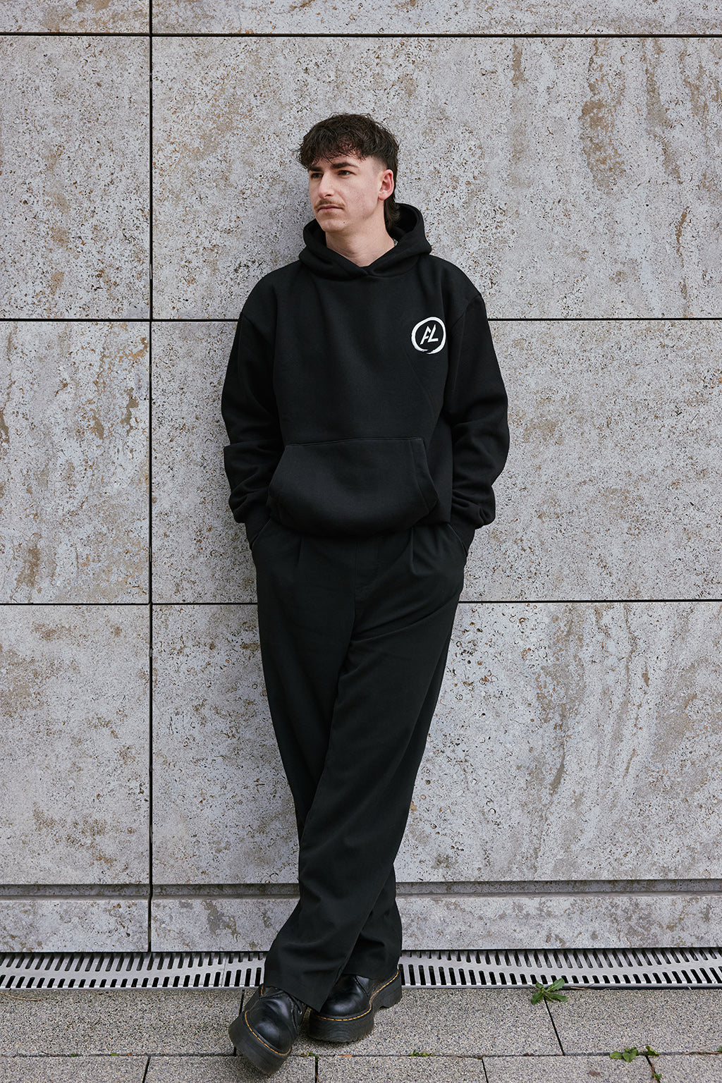 HOODIE BLACK "PINSEL" WHITE