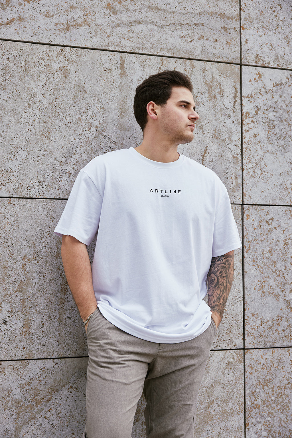 TEE WHITE "BASIC SCHRIFT" BLACK