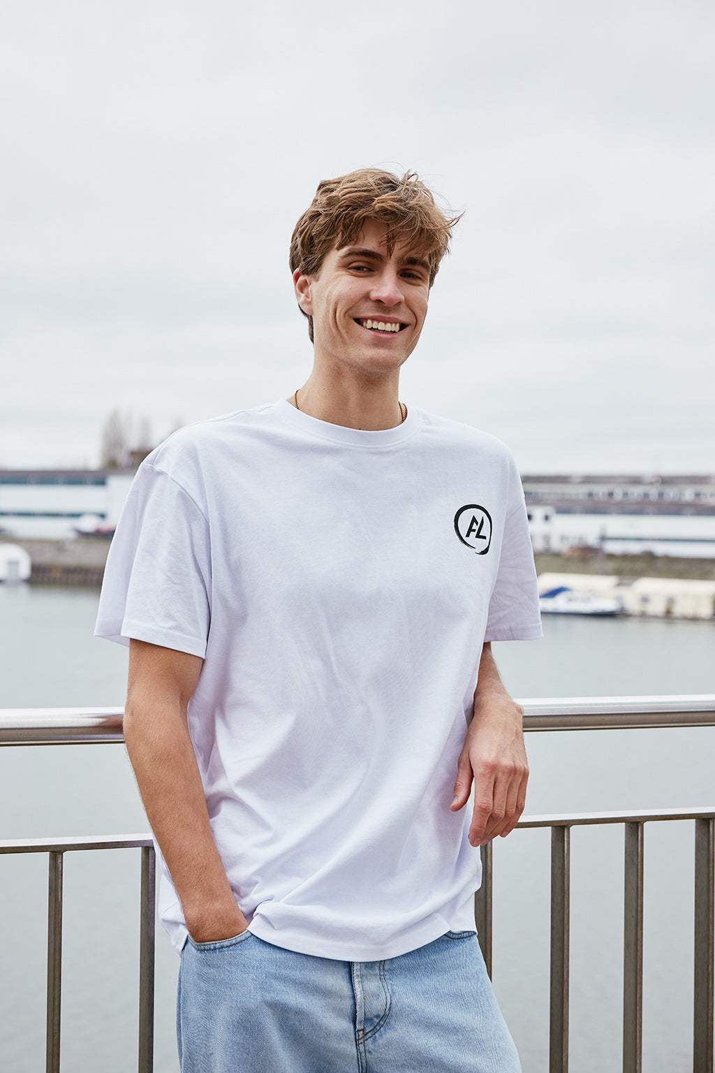 TEE WHITE "PINSEL" BLACK