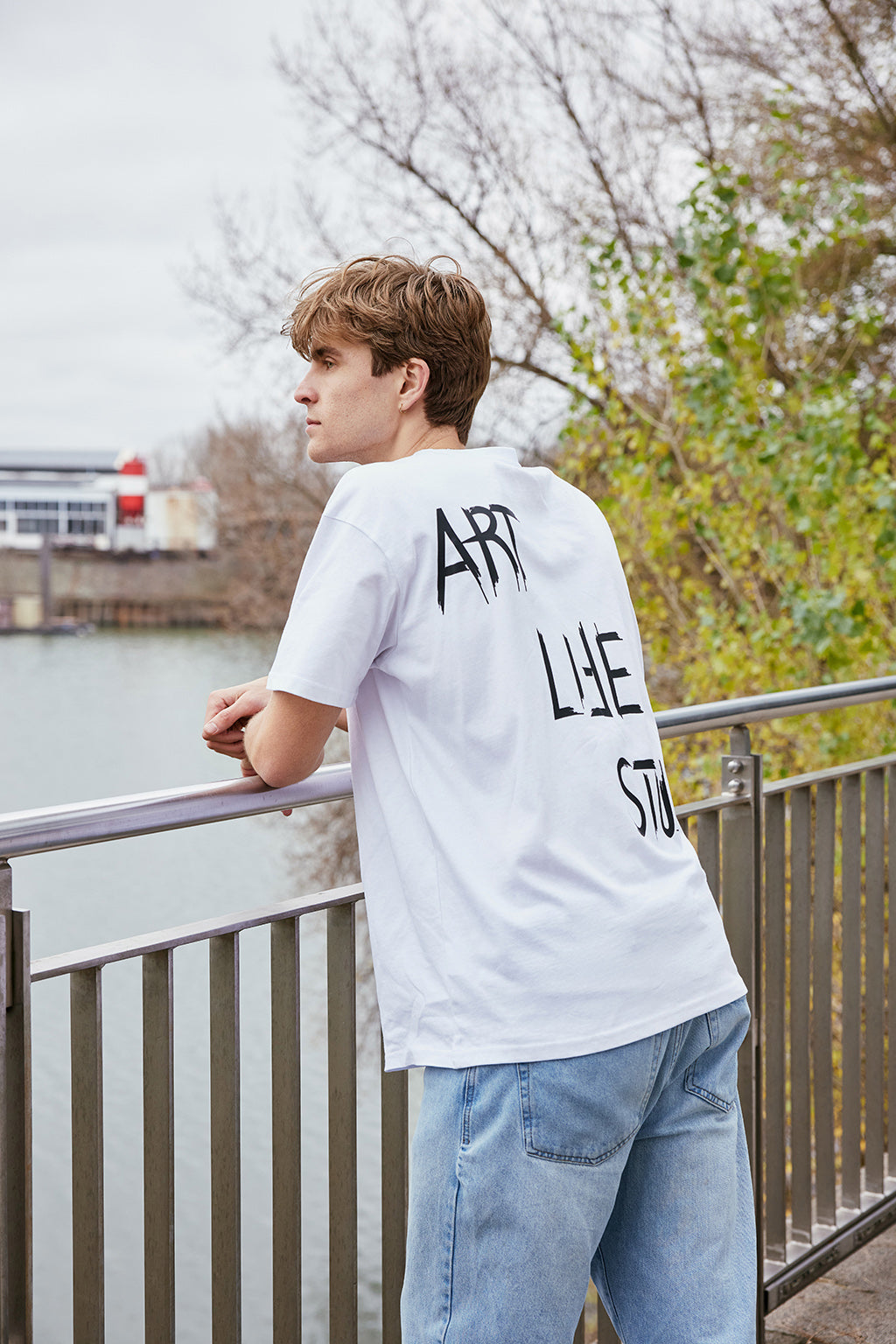 TEE WHITE "PINSEL" BLACK