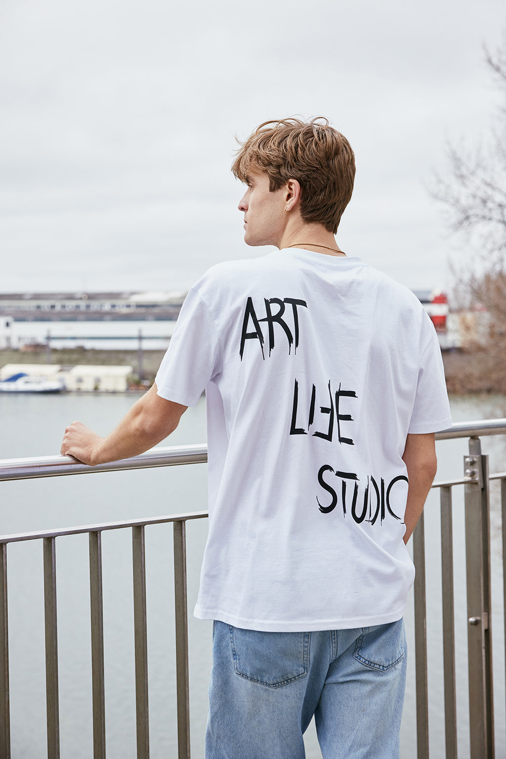 TEE WHITE "PINSEL" BLACK