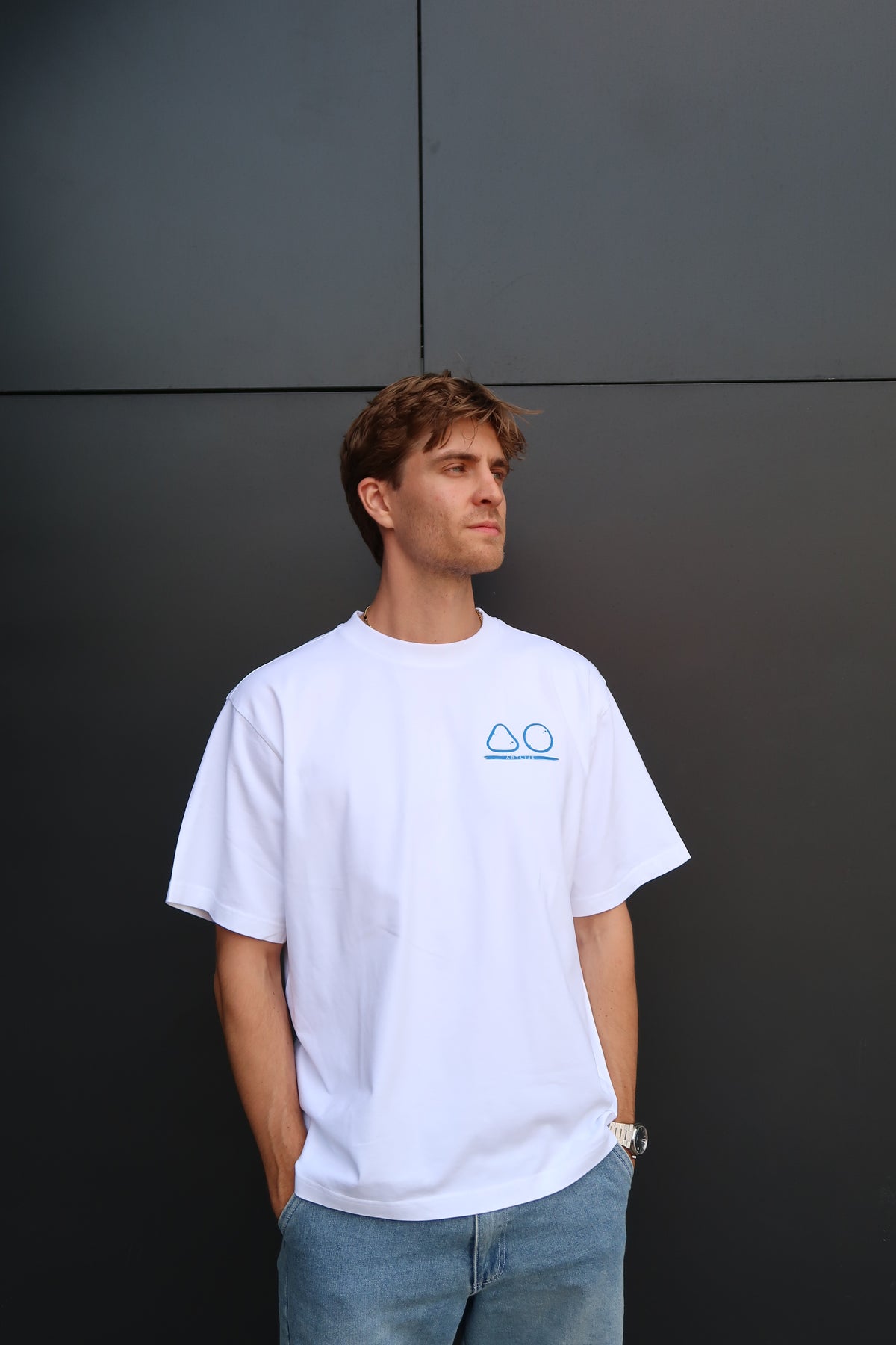 TEE WHITE "LOGOBLAU"