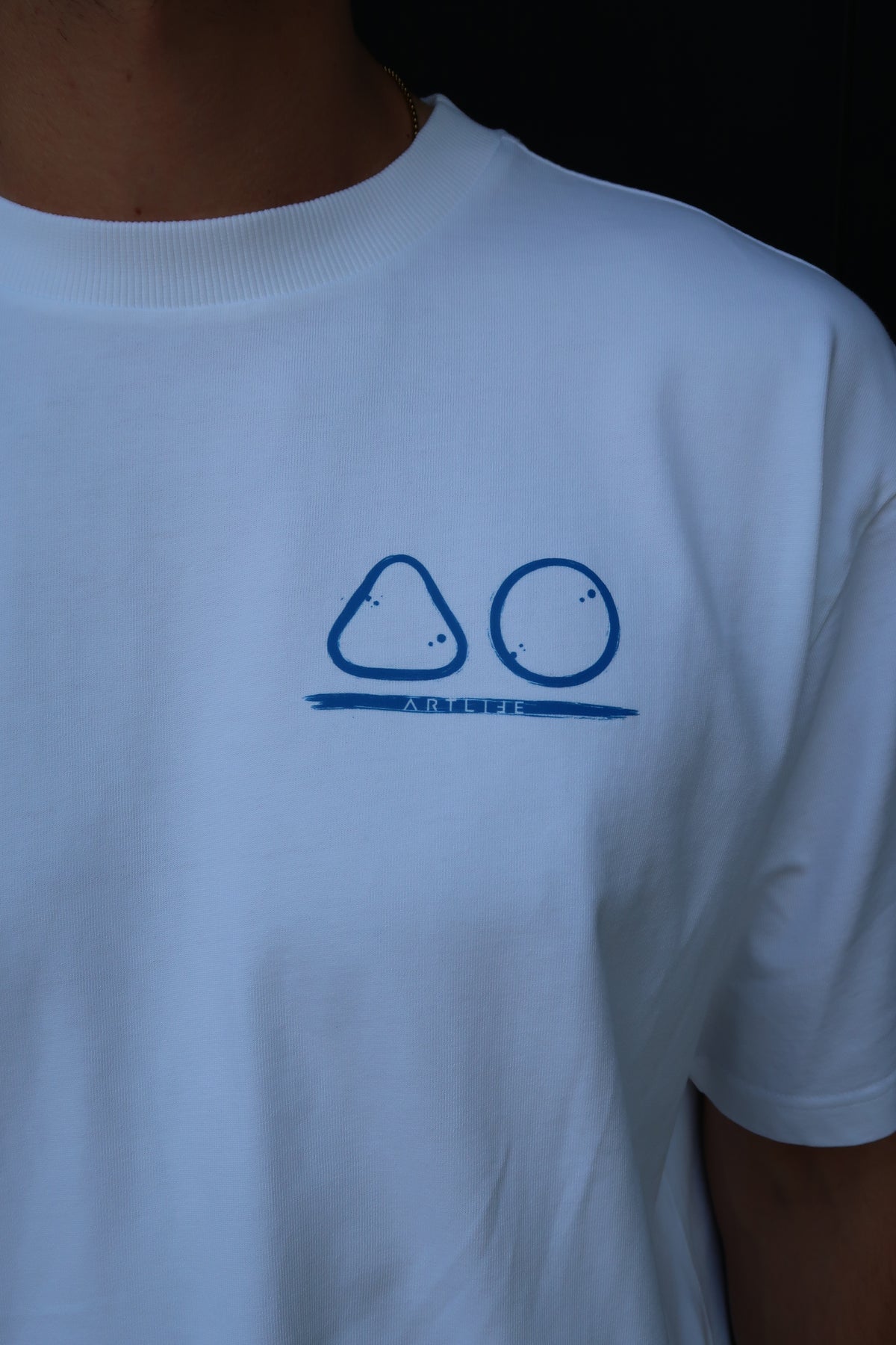 TEE WHITE "LOGOBLAU"