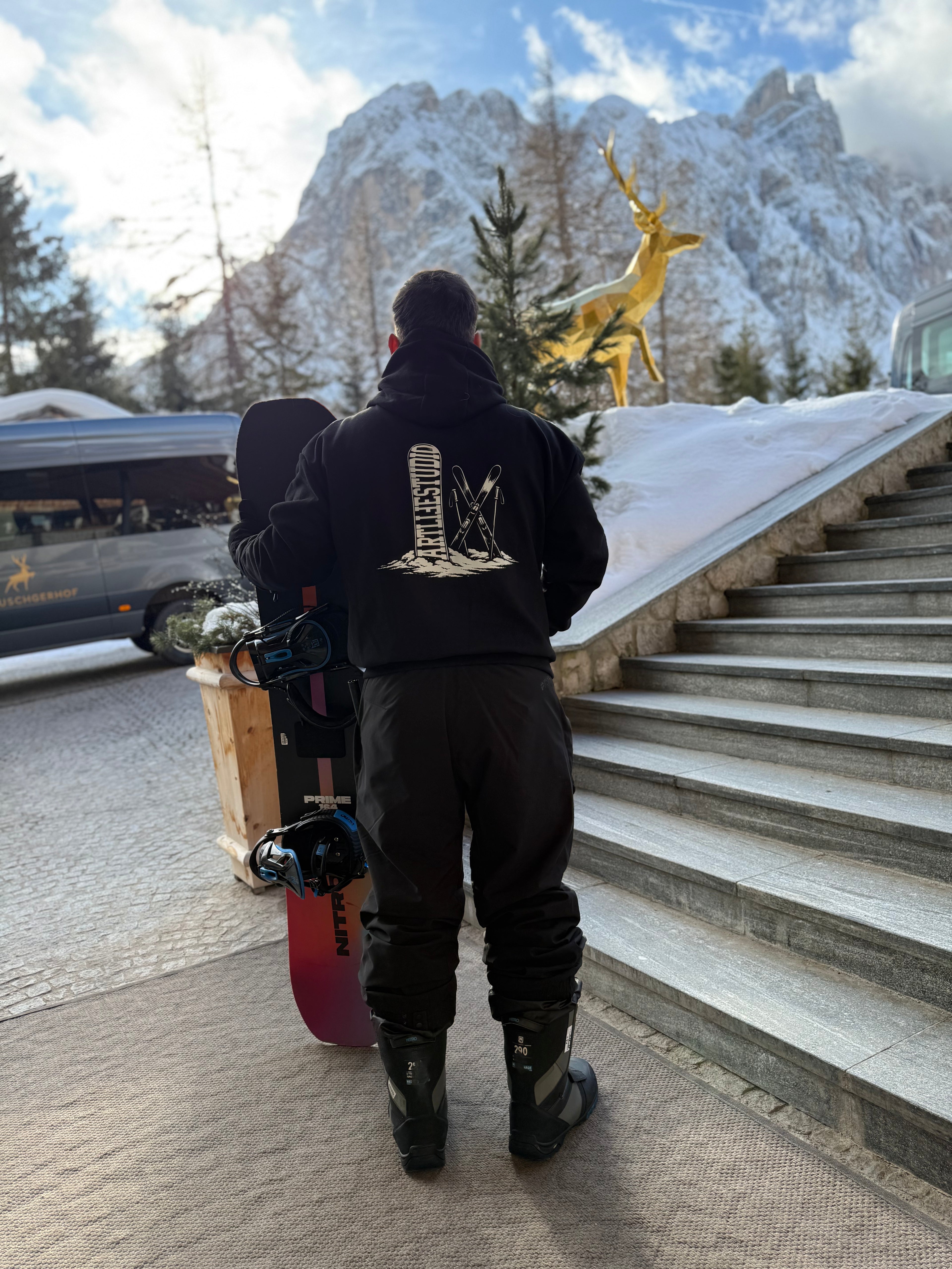 HOODIE BLACK "SNOWSKI"